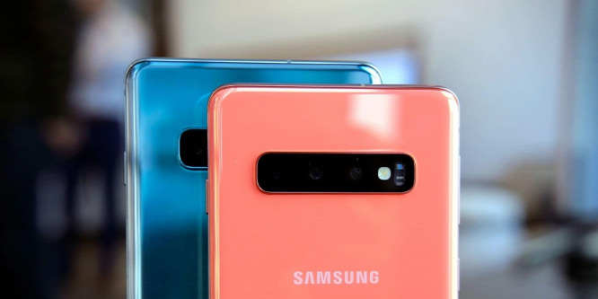 QR-kódolvasót kaptak a Samsung Galaxy S10 mobilok