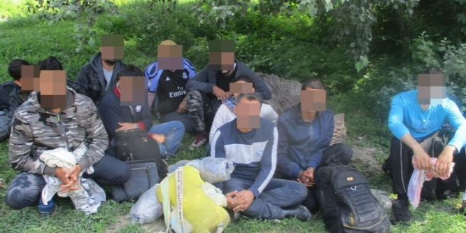 A rendőrség büntetőeljárást indított a határzárat megrongáló migránsok ellen