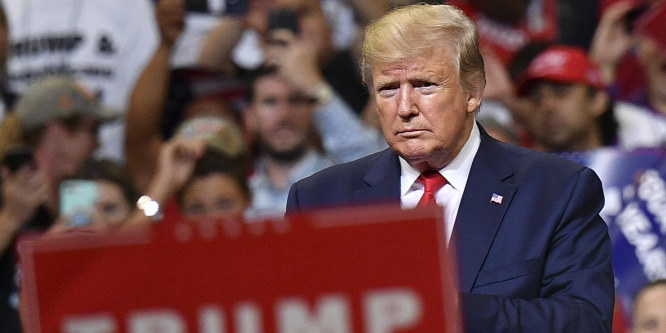 V4NA: A szerb kormány Donald Trumpot támogatja a jövő évi elnökválasztáson