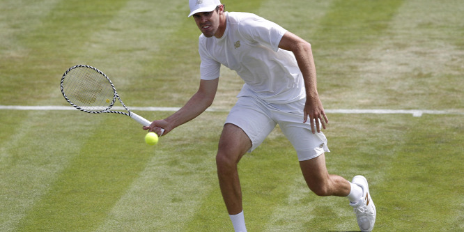 Wimbledon: 211 centis óriás búcsúztatta a háromszoros Grand Slam-tornagyőztest