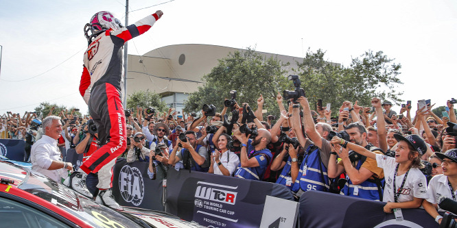 A halott WTCR-es szerelő családja kérte a csapatot, hogy versenyezzenek