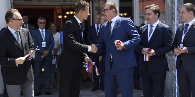 Átadták a Kolo Szerb Kulturális Központot Mórahalmon