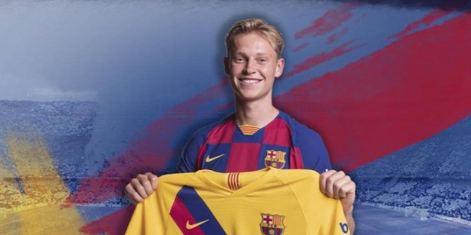 A Barca holland sztárigazolása mutatta be az új mezt - videó
