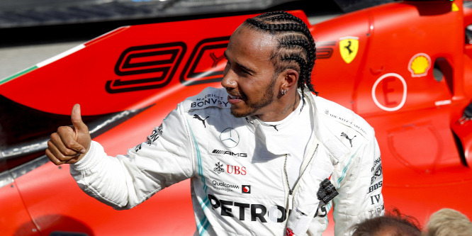 Latexruhában fotózták le Lewis Hamilton állítólagos kedvesét, Zahra Elise-t