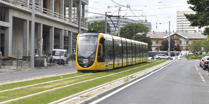 Már az Etele térig jár az 1-es villamos