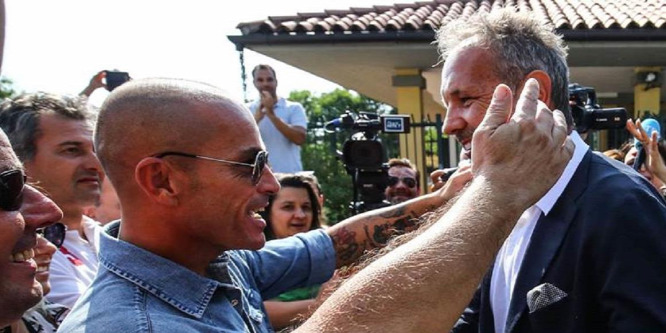 Megható, ahogy a szurkolók éltették a rákos Mihajlovicsot - videó
