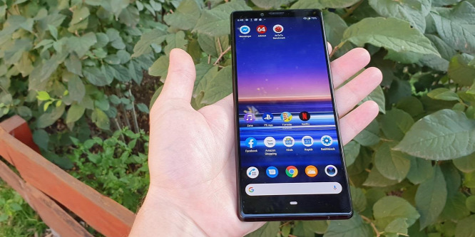 5K-s kijelzt kaphat az új csúcs Xperia