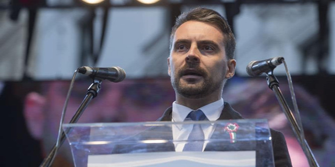 Miből finanszírozza az iszlámimádó Vona Gábor a törökországi nyaralásait?