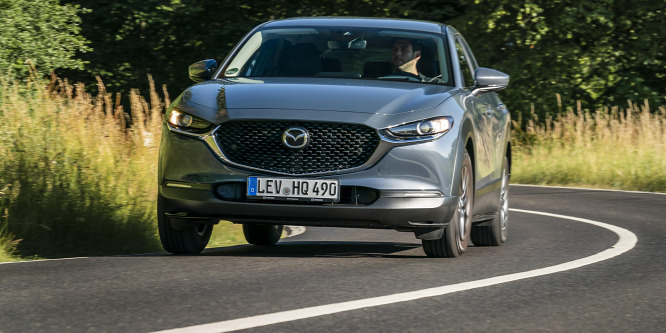 Ha már unja a Qashqai-t, a Mazdának van egy izgalmas ajánlata – Mazda CX-30 menetpróba