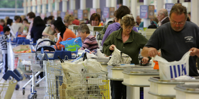 Több milliárdos bérfejlesztést jelentett be a Tesco
