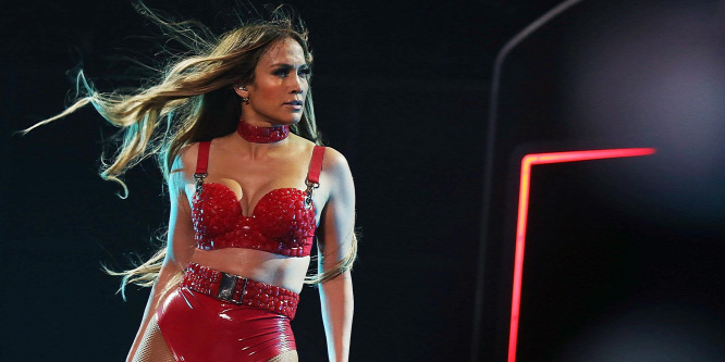 Jennifer Lopez eljegyzési bulija olyan volt, mint egy esküvő: fotó