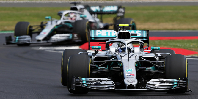 Megismételheti tavalyi silverstone-i csatáját Hamilton és Bottas