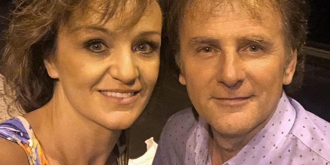 Szandi férjével és az Edda zenészeivel adott rockkoncertet