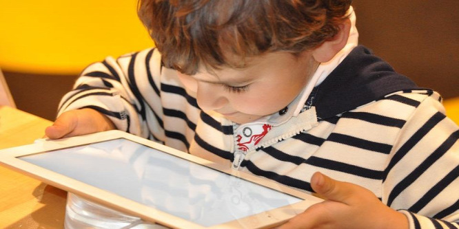 A digitális eszközök rabjai lettek a kisgyerekek