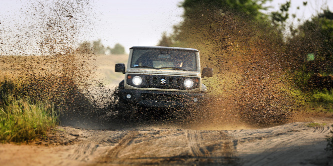 Megszínesíti az életet - Suzuki Jimny GLX 1.5 automata teszt