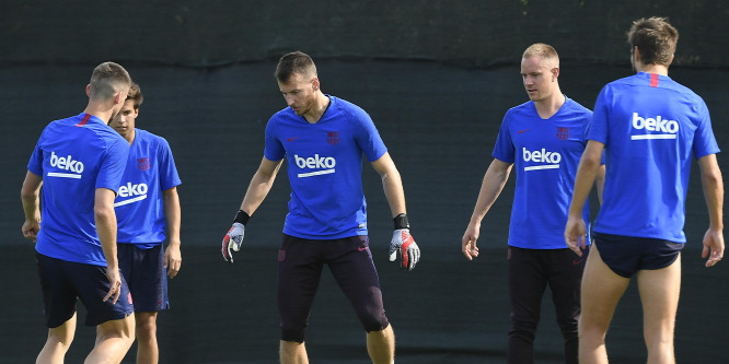 Két hónapra kidőlt a Barca kapusa