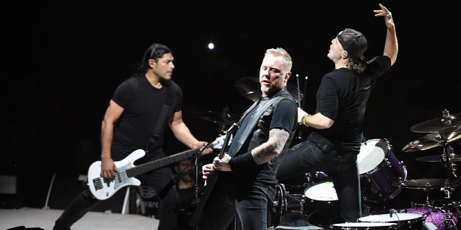 A Metallica producere több tucat dal jogait adta el