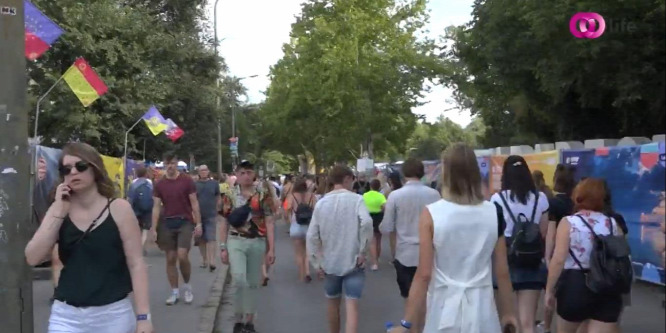 Sziget 2019: bemutatjuk, hogy néztek ki a fesztivál helyszínei üresen és teltházzal - Videó