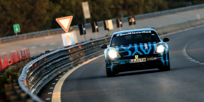 Hihetetlen rekordot állított be az új elektromos Porsche