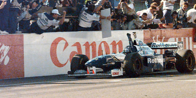 Túlélheti az F1 természetes szelekcióját az egyik utolsó mohikán?