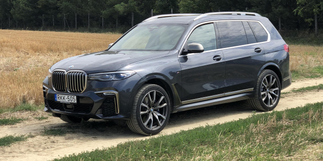 A tápláléklánc csúcsán - BMW X7 M50d teszt