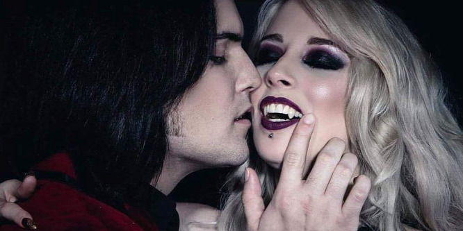 Így éli mindennapjait egy vámpír házaspár (18+)