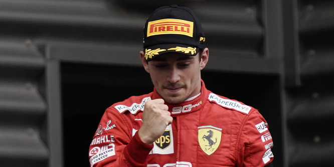 Halott versenyzőtársára is emlékezik Leclerc első győzelme évfordulóján