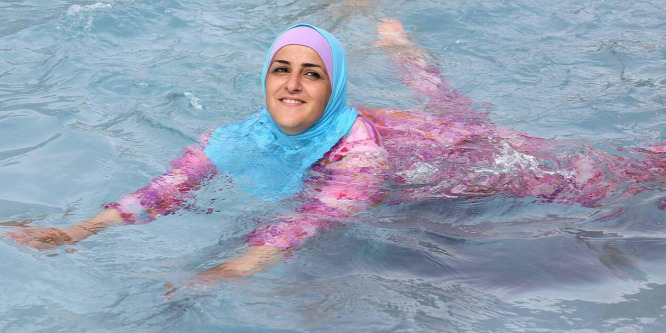 Mégsem engedélyezik a muszlim nk számára a burkini viselését egy francia város uszodáiban