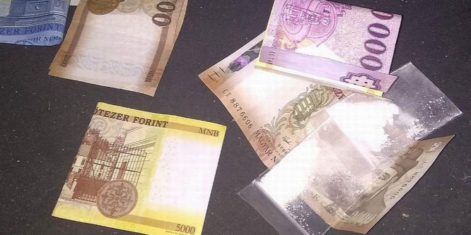 Szteroidok és kokain egy győri férfi autójában