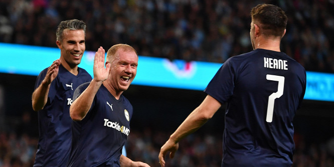 A 44 éves Paul Scholes csodapasszán ámul a világ - videó