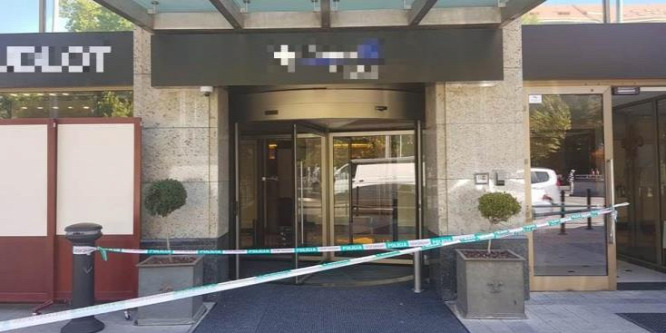 Fényes nappal raboltak ki egy luxusóraboltot Pozsonyban - videó