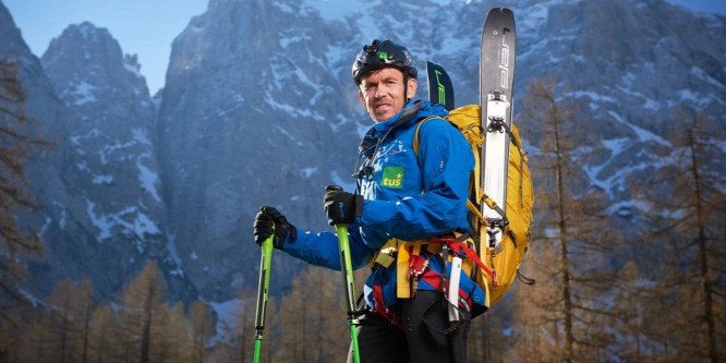 Meghalt az extrémsportoló, aki elsőként síelt le a Mount Everestről