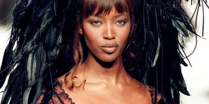 Naomi Campbell 49 évesen is ultradögös - Fotó
