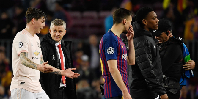 Szerződést hosszabbított a Manchester United svéd védője