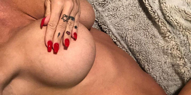 Elhunyt az ismert pornós, Jessica Jaymes: otthonában találtak rá holttestére
