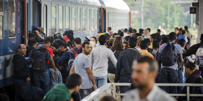 Tömegével engedné be Magyarországra Gyurcsányné és a balliberális ellenzék a migránsokat