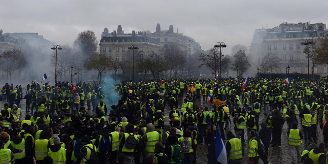 Újabb hatalmas Macron-ellenes tüntetések lesznek Párizsban