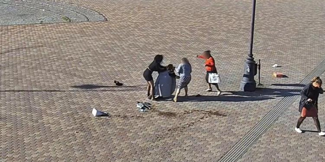 Embereket akart felgyújtani egy nő egy székesfehérvári áruház mellett