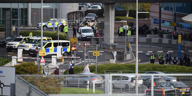 Gyanús csomag miatt lezárták a manchesteri repülőtér vasútállomását