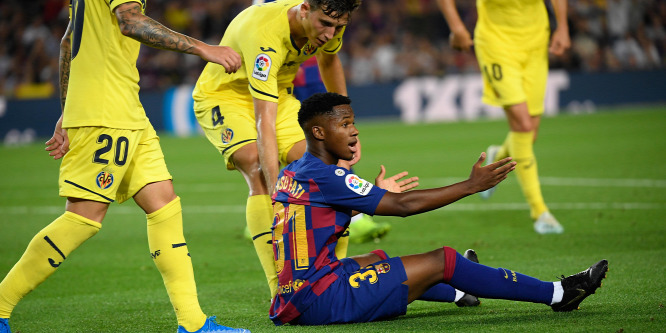 A Barca 16 éves csillagának a műesés sem megy rosszul - videó