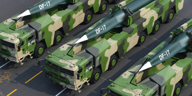 Sosem látott méretű katonai parádét tartottak Pekingben