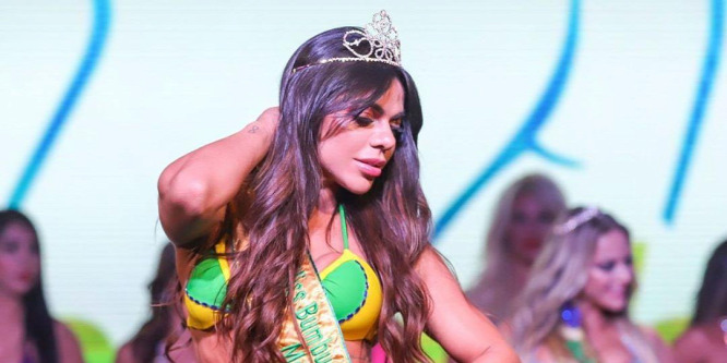 Korbács és popsi: Suzy Cortez hátsójától felrobbant az Instagram - Fotó (18+)