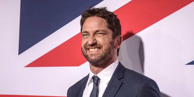 Ismeretlen barna szépséggel csókolózott Gerard Butler - Fotó