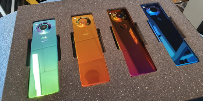 Távirányítószerű az Essential új mobilja