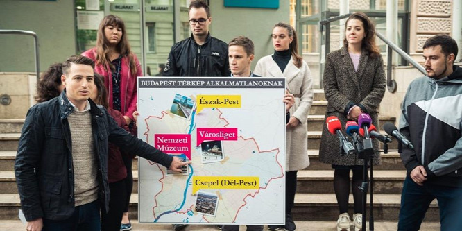 A Fidelitas búcsúajándékként egy Budapest-térképet vitt Karácsonynak