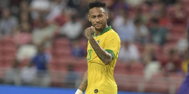 Ismert modellel jöhetett össze Neymar