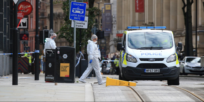 Elmebeteg lehet a manchesteri késelő