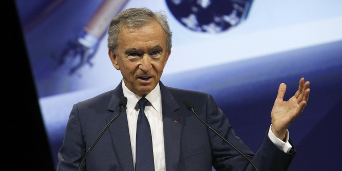 Döbbenetes vagyonon ül a Dior és a Louis Vuitton tulajdonosa