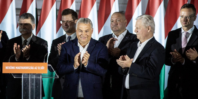 Szakértő: Továbbra is a Fidesz-KDNP a legnépszerűbb politikai pártszövetség