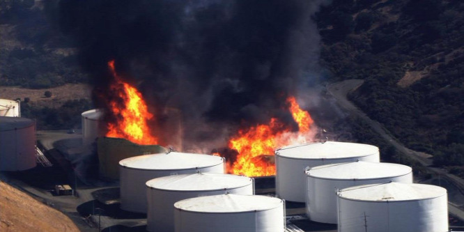 Óriási robbanás és tűz egy amerikai energetikai üzemben